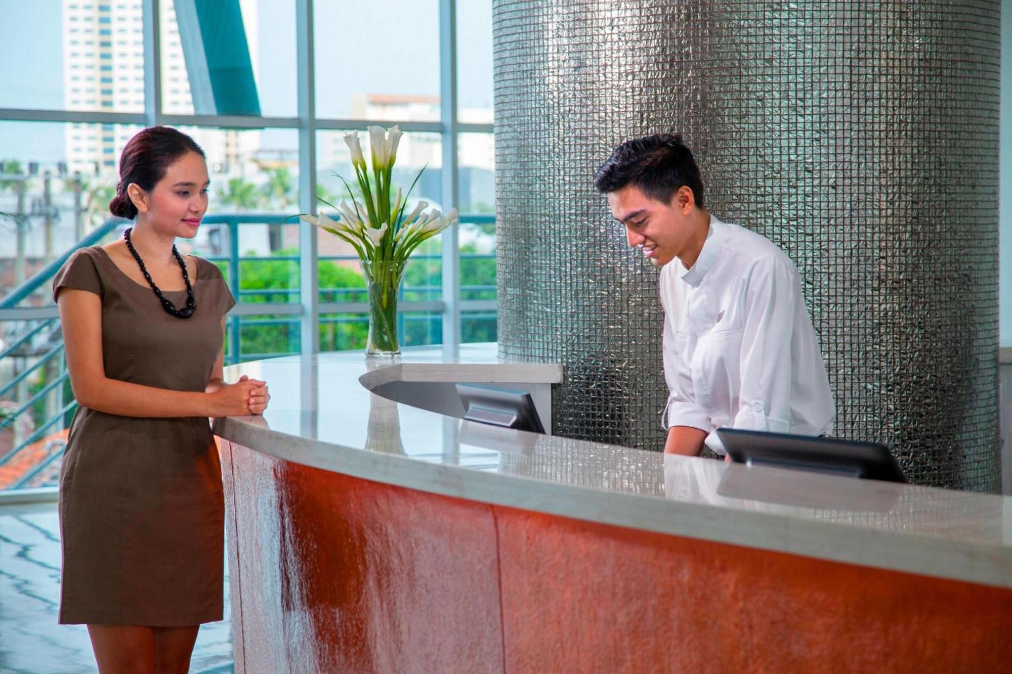 Fairfield By Marriott Surabaya Hotel Exterior photo