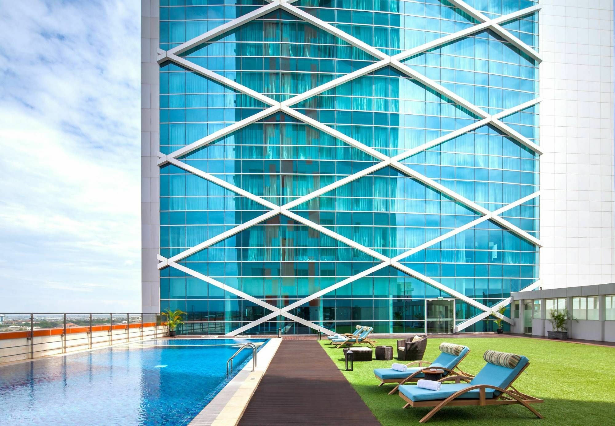 Fairfield By Marriott Surabaya Hotel Exterior photo